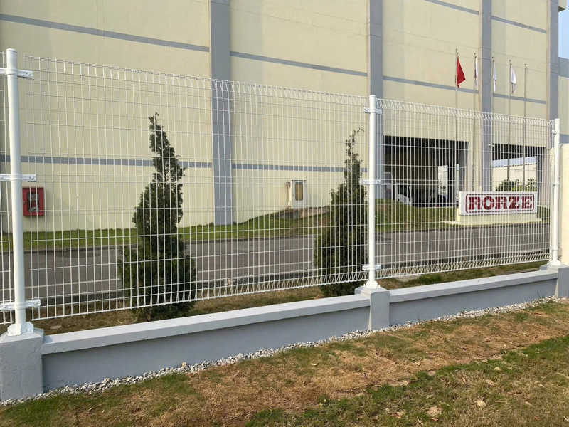 Hàng rào gập tam giác 2 đầu - Lưới Thép ATN Steel - Công Ty TNHH Lưới Thép ATN Steel